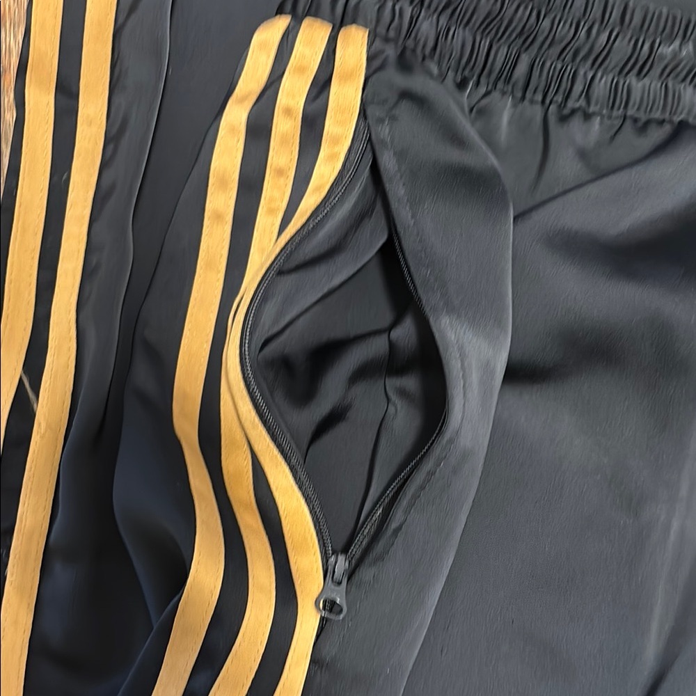 Adidas X Ivy Park. matching top and bottom PJs. Size XL. - Picture 5 of 14